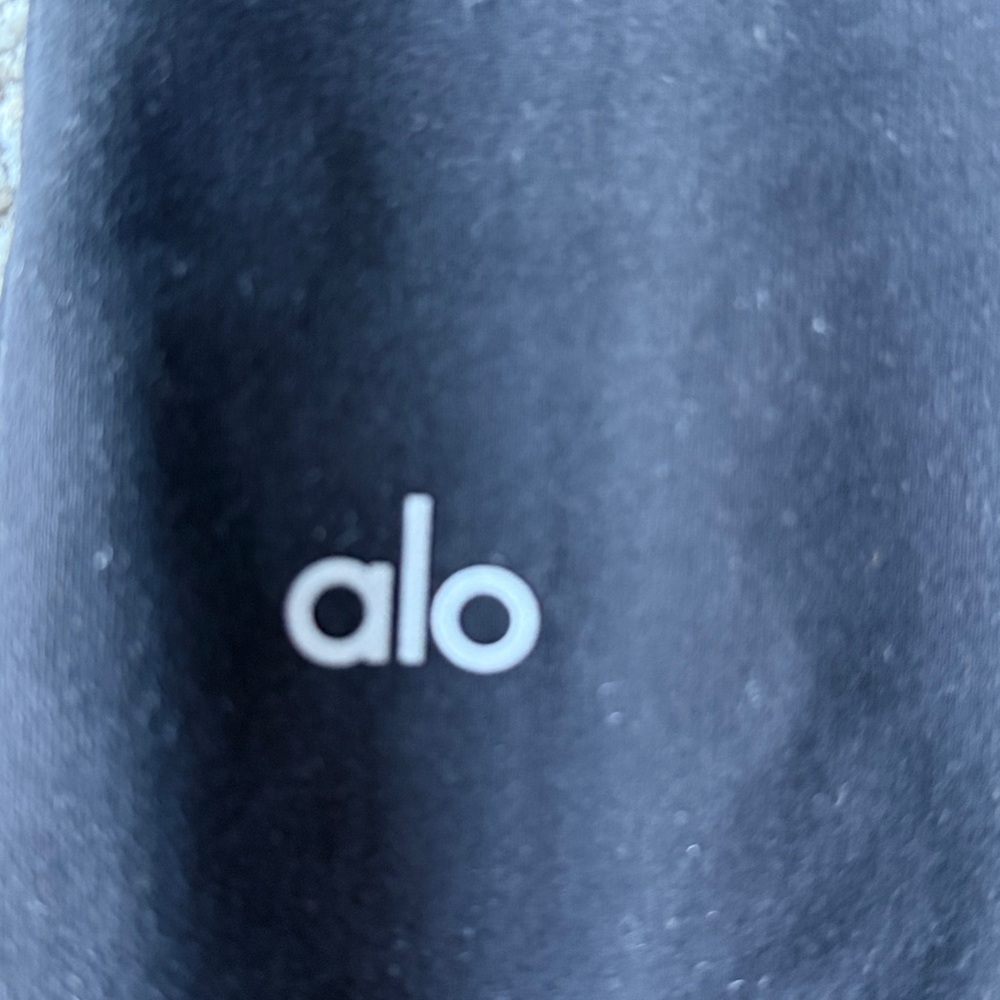 ALO Yoga Women’s Flutter Flare Black Leggings Size XS Split Hem - Picture 5 of 5